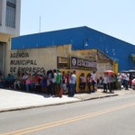 Guarulhos: Ignorando sol e calor, desempregados enfrentam filas em feirão de vagas